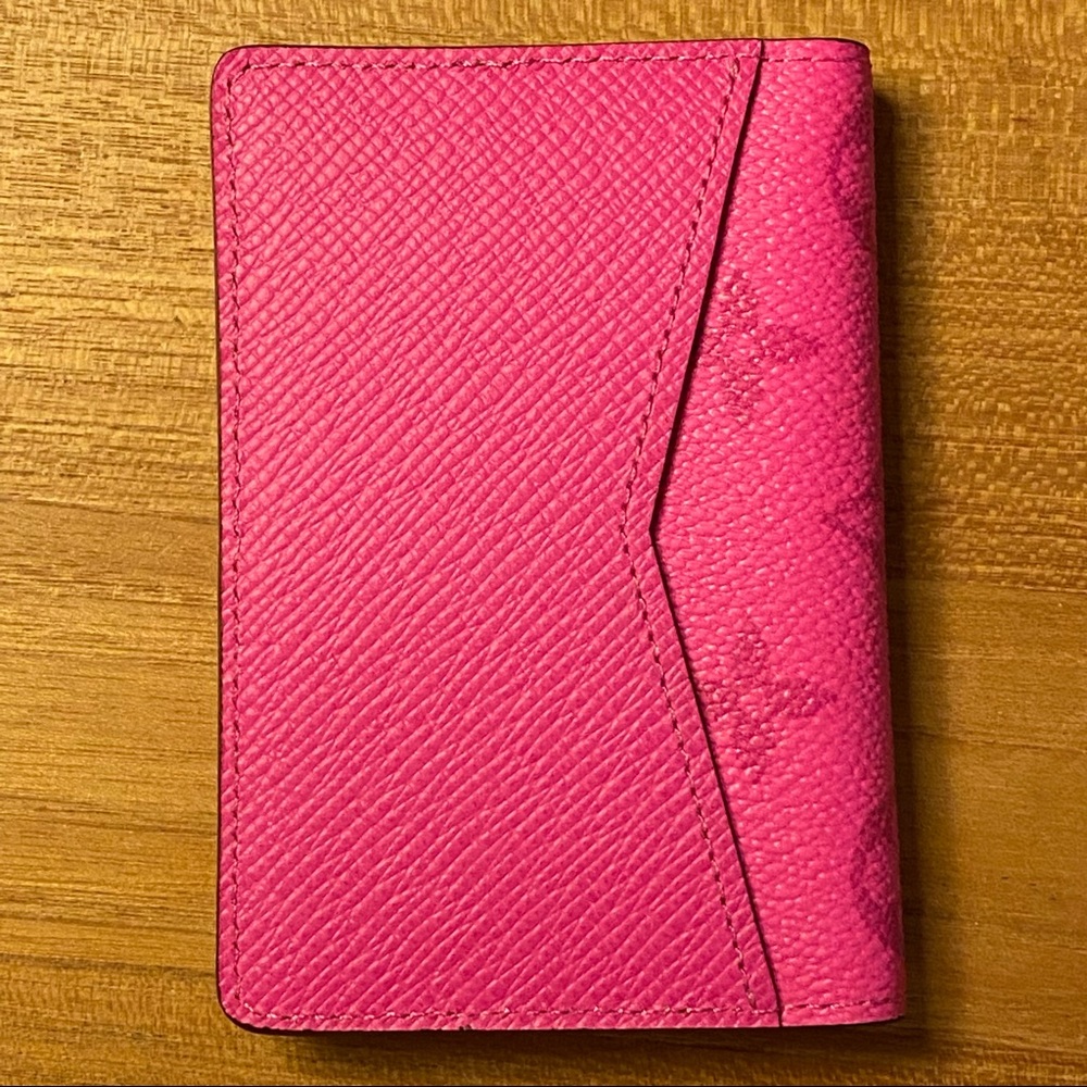 Louis Vuitton Taigarama fuchsia Pocket organizer - Picture 7 of 14